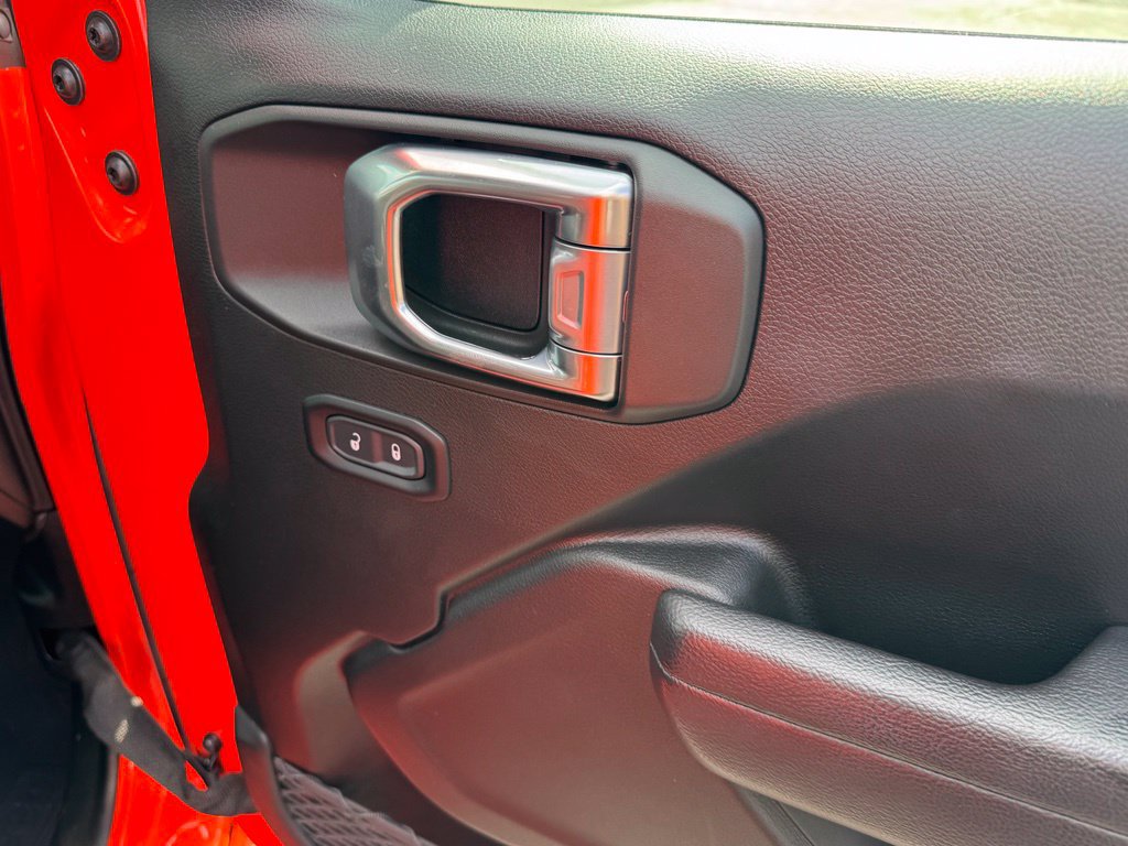 Used 2023 Jeep Wrangler Unlimited w/ Convenience Group AWD/4WD image 31