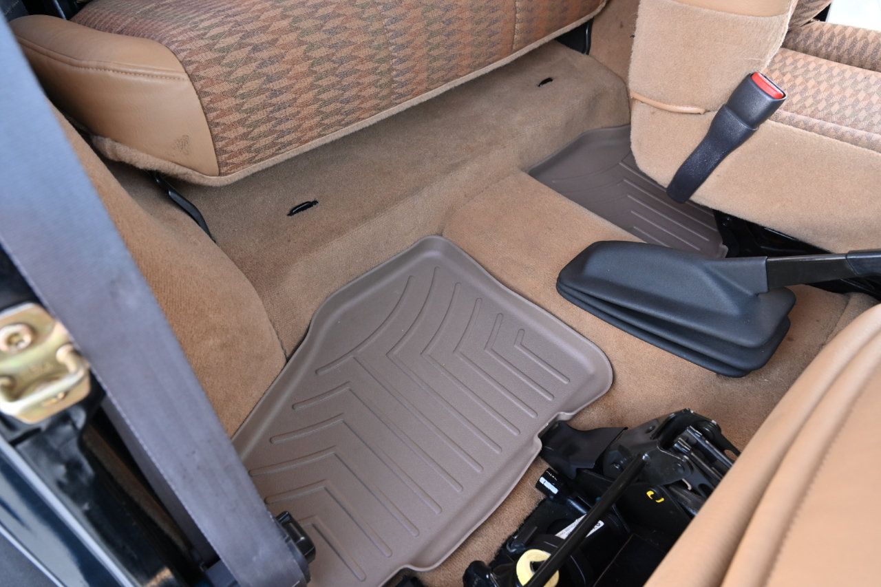 Used 1998 Jeep Wrangler SE AWD/4WD image 25