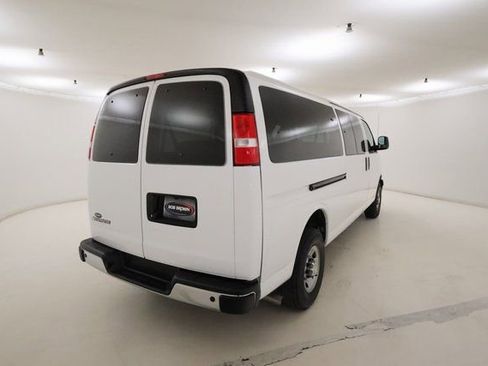 Used 2024 Chevrolet Express 3500 LT w/ LT Preferred Equipment Group image 3