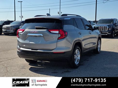 Used 2024 GMC Terrain SLE w/ Driver Convenience Package FWD image 8