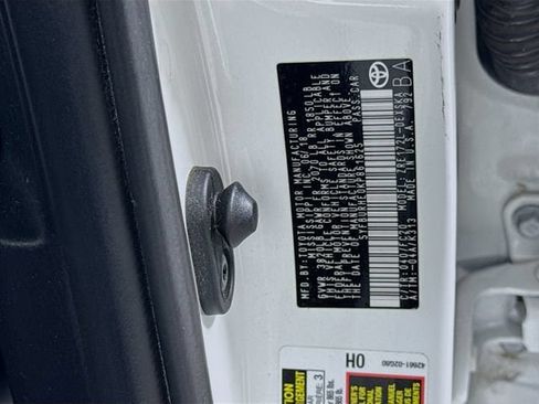 Certified 2019 Toyota Corolla SE w/ Carpet Mat Package (TMS) FWD image 32