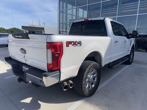 Used 2017 Ford F250 Lariat w/ Lariat Ultimate Package AWD/4WD image 3