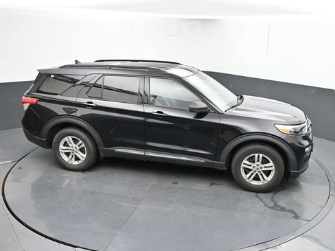 Used 2020 Ford Explorer XLT w/ Equipment Group 202A AWD/4WD image 32