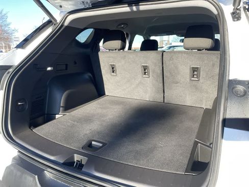 Used 2025 Chevrolet Blazer LT w/ Convenience Package image 17