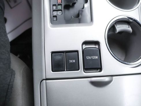 Used 2013 Toyota Highlander Plus w/ Cold Weather Pkg image 8