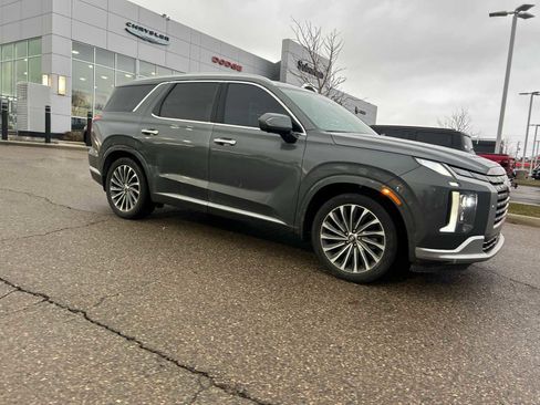Used 2023 Hyundai Palisade Calligraphy image 7