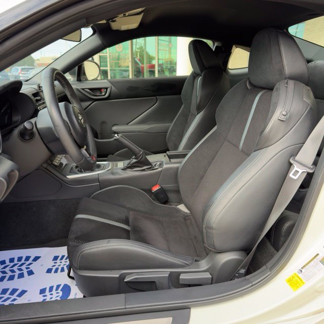 Used 2024 Toyota GR86 Premium RWD image 11