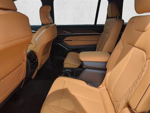 Used 2025 Jeep Grand Cherokee L Summit w/ Obsidian Package image 15