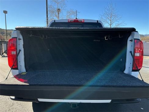 Used 2022 Chevrolet Colorado LT w/ LT Convenience Package image 16