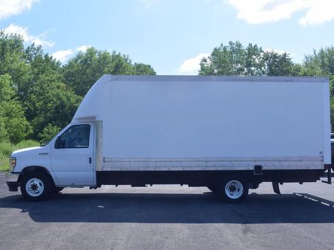 Used 2022 Ford E-350 and Econoline 350 Super Duty RWD image 13