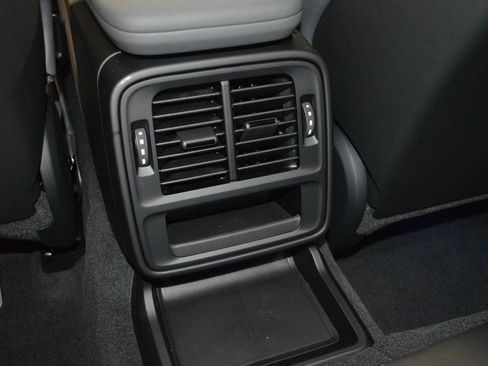 New 2025 Porsche Taycan 4 AWD/4WD image 38