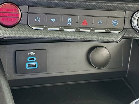 Used 2025 Ford Mustang GT RWD image 17