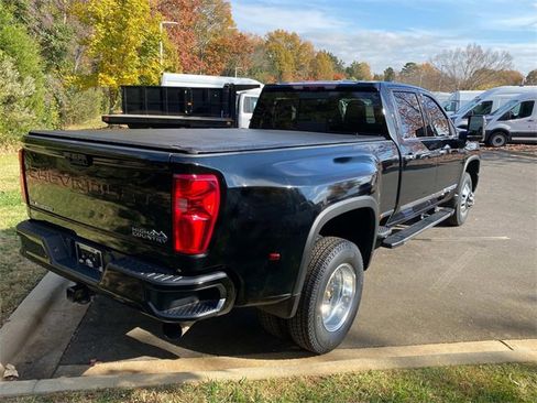 Used 2024 Chevrolet Silverado 3500 High Country w/ Technology Package image 32