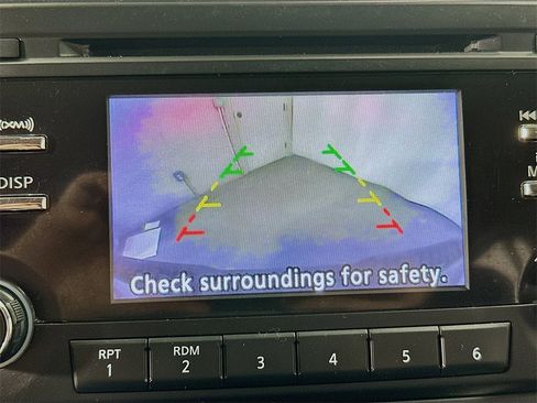 Used 2018 Nissan Titan SV image 14