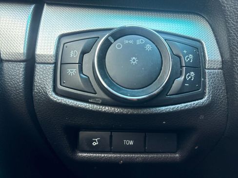 Used 2014 Ford Explorer XLT w/ Equipment Group 202A FWD image 15