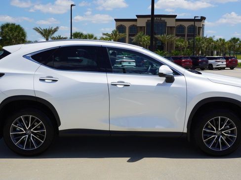 Used 2025 Lexus NX 350h AWD w/ Accessory Package (2T) image 4