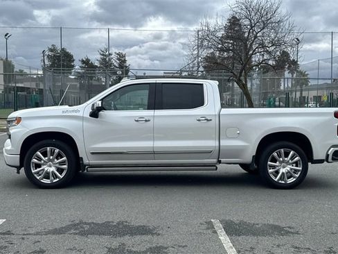 Used 2022 Chevrolet Silverado 1500 High Country w/ High Country Premium Package image 7