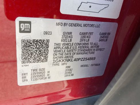 Used 2023 GMC Acadia SLE w/ Driver Convenience Package image 18