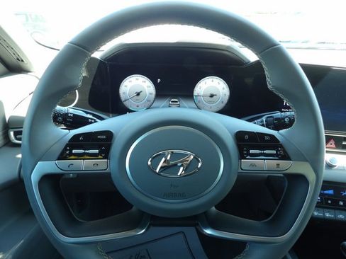 Certified 2023 Hyundai Elantra SEL w/ Convenience Package FWD image 17