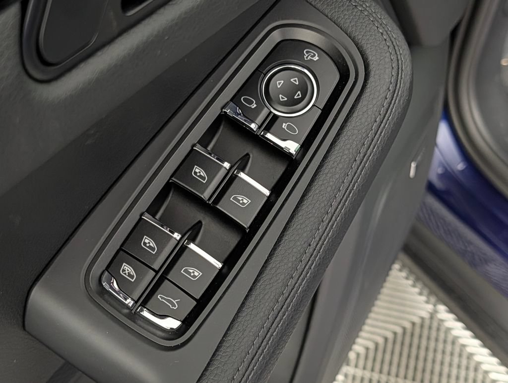 Certified 2026 Porsche Macan AWD/4WD image 28