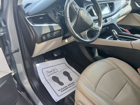 Used 2019 Buick Enclave Essence FWD image 14