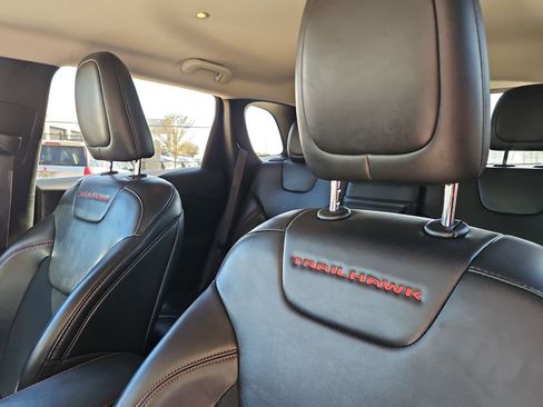 Used 2019 Jeep Cherokee Trailhawk w/ Trailer Tow Group image 17