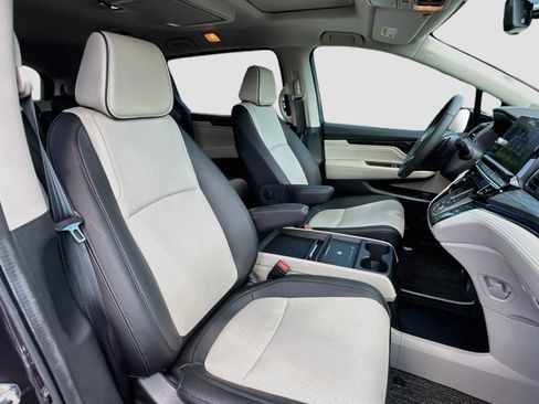 Used 2026 Honda Odyssey Elite image 28