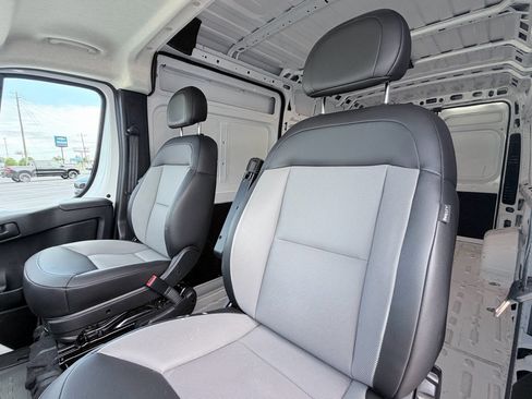 Used 2026 RAM ProMaster 2500 w/ Convenience Group FWD image 27