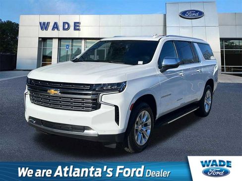 Used 2023 Chevrolet Suburban Premier image 1