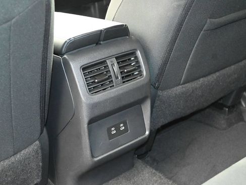 Used 2025 Nissan Rogue SV FWD image 16