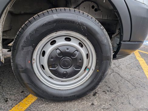 Used 2017 Ford Transit 250 130 Low Roof image 10