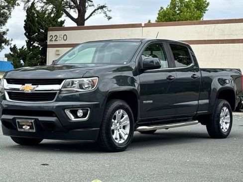 Used 2018 Chevrolet Colorado LT w/ LT Convenience Package RWD image 8