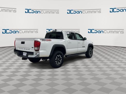 Used 2016 Toyota Tacoma TRD Off-Road w/ Exterior Package AWD/4WD image 8