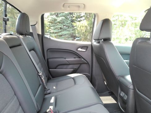 Certified 2022 GMC Canyon AT4 w/ Trailering Package AWD/4WD image 19