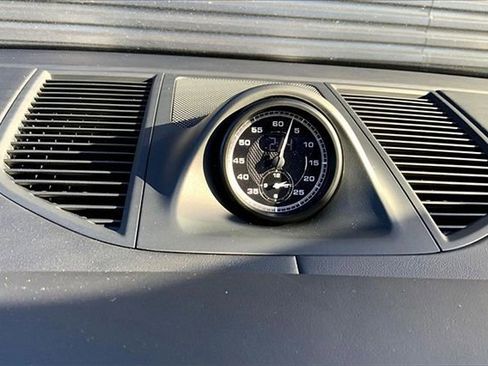 Certified 2026 Porsche Macan image 28