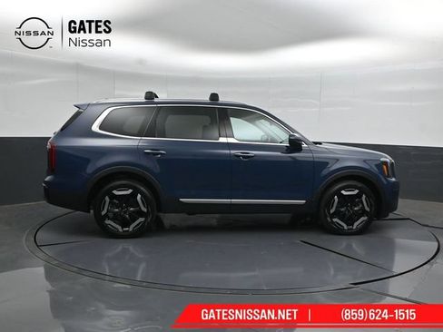 Used 2024 Kia Telluride S w/ S Sunroof Package AWD/4WD image 3