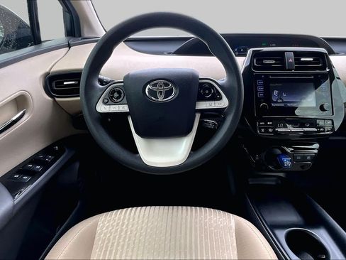 Used 2018 Toyota Prius Two w/ Prius Two Safety Plus Package FWD image 6
