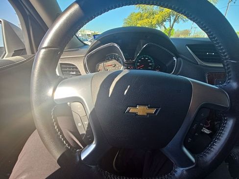 Used 2014 Chevrolet Traverse LT image 19