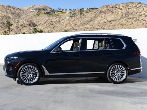 Certified 2024 BMW X7 xDrive40i w/ Executive Package AWD/4WD image 3