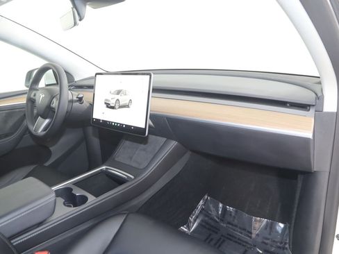 Used 2023 Tesla Model Y Long Range image 38