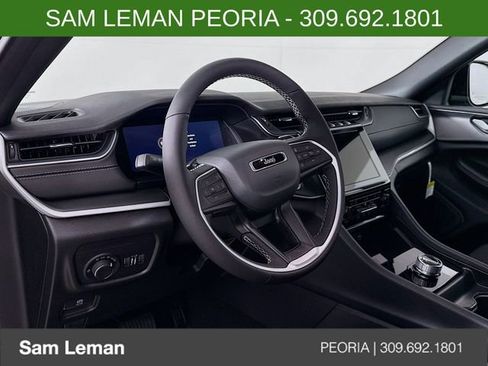 New 2025 Jeep Grand Cherokee L Altitude image 9