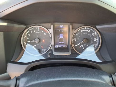 Used 2020 Toyota Tacoma TRD Sport w/ Technology Package image 8