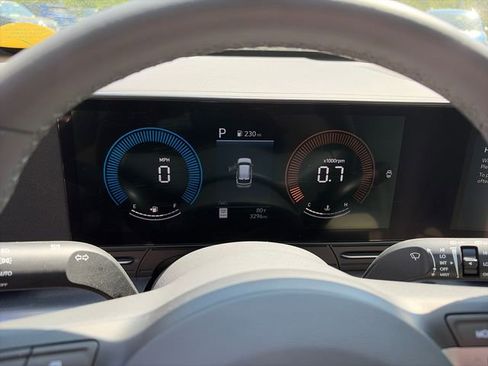 Used 2025 Hyundai Kona SEL FWD image 23