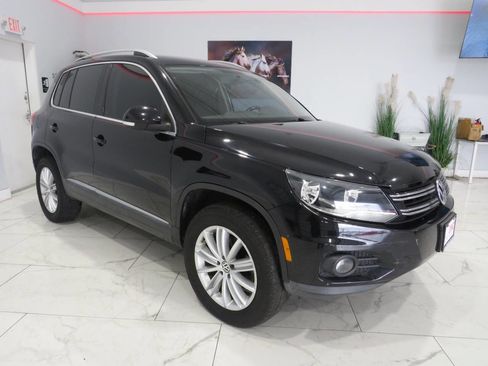 Used 2015 Volkswagen Tiguan SE image 1