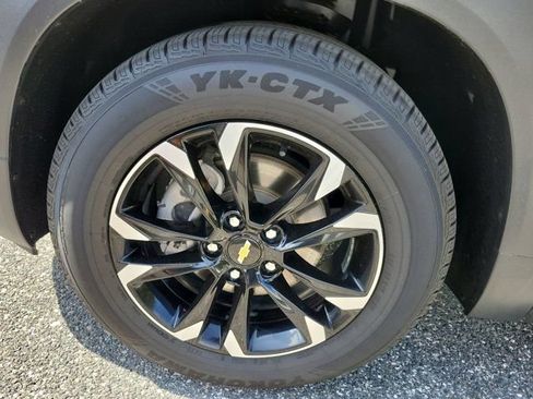 Used 2021 Chevrolet TrailBlazer LT w/ Convenience Package FWD image 17