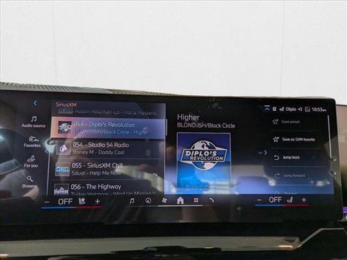 Used 2025 BMW 530i xDrive w/ Premium Package image 12