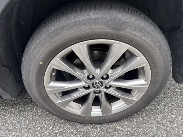 Used 2018 Toyota RAV4 Limited w/ Advanced Technology Package AWD/4WD image 12