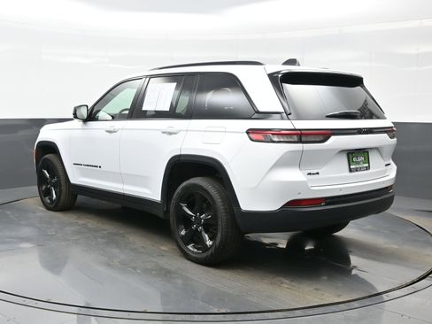 Used 2024 Jeep Grand Cherokee Limited w/ Black Appearance Package image 4