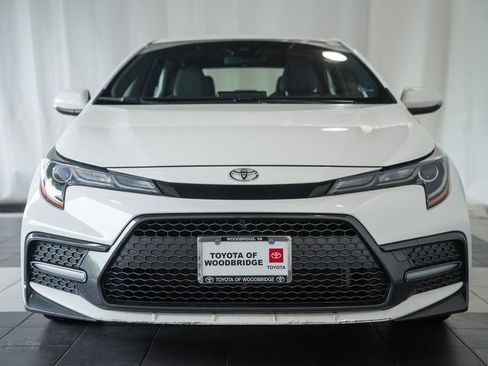 Used 2022 Toyota Corolla SE FWD image 2