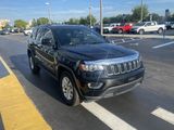 Used 2021 Jeep Grand Cherokee Laredo image 2